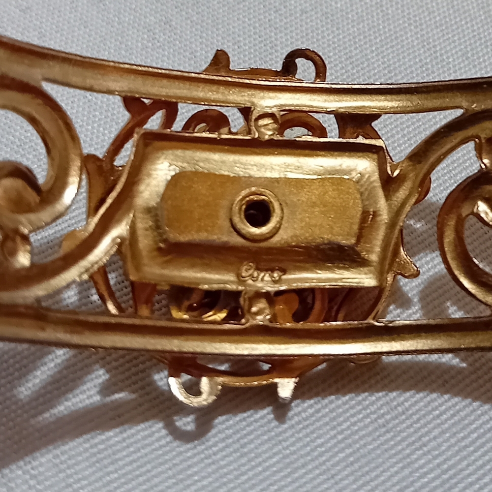 Vintage Coro Gold Cameo Bracelet - Picture 8 of 13